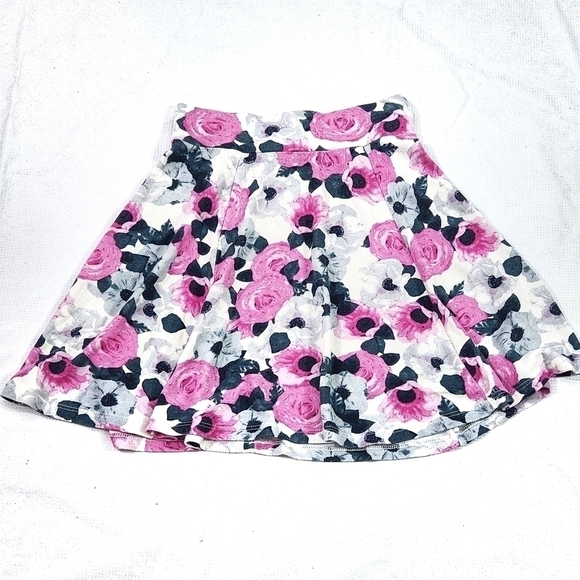 ❤2/15❤H&M Floral Circle Skater Mini Skirt - Picture 4 of 9